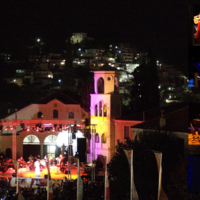 Καλλιτεχνικές εκδηλώσεις στην πλατεία Μητροπόλεως.