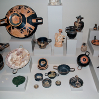 Museum exhibits including objects used by people from ancient Abdera in their daily life.